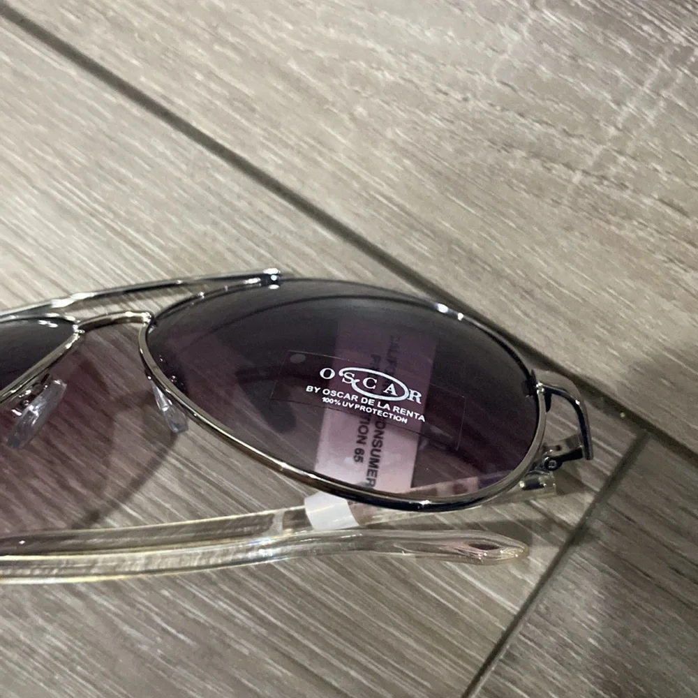 NWT!‎ Oscar de la Renta Black Women Sunglasses